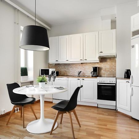 Kotimaailma Apartments Kamppi - Spacious 1Br ヘルシンキ エクステリア 写真