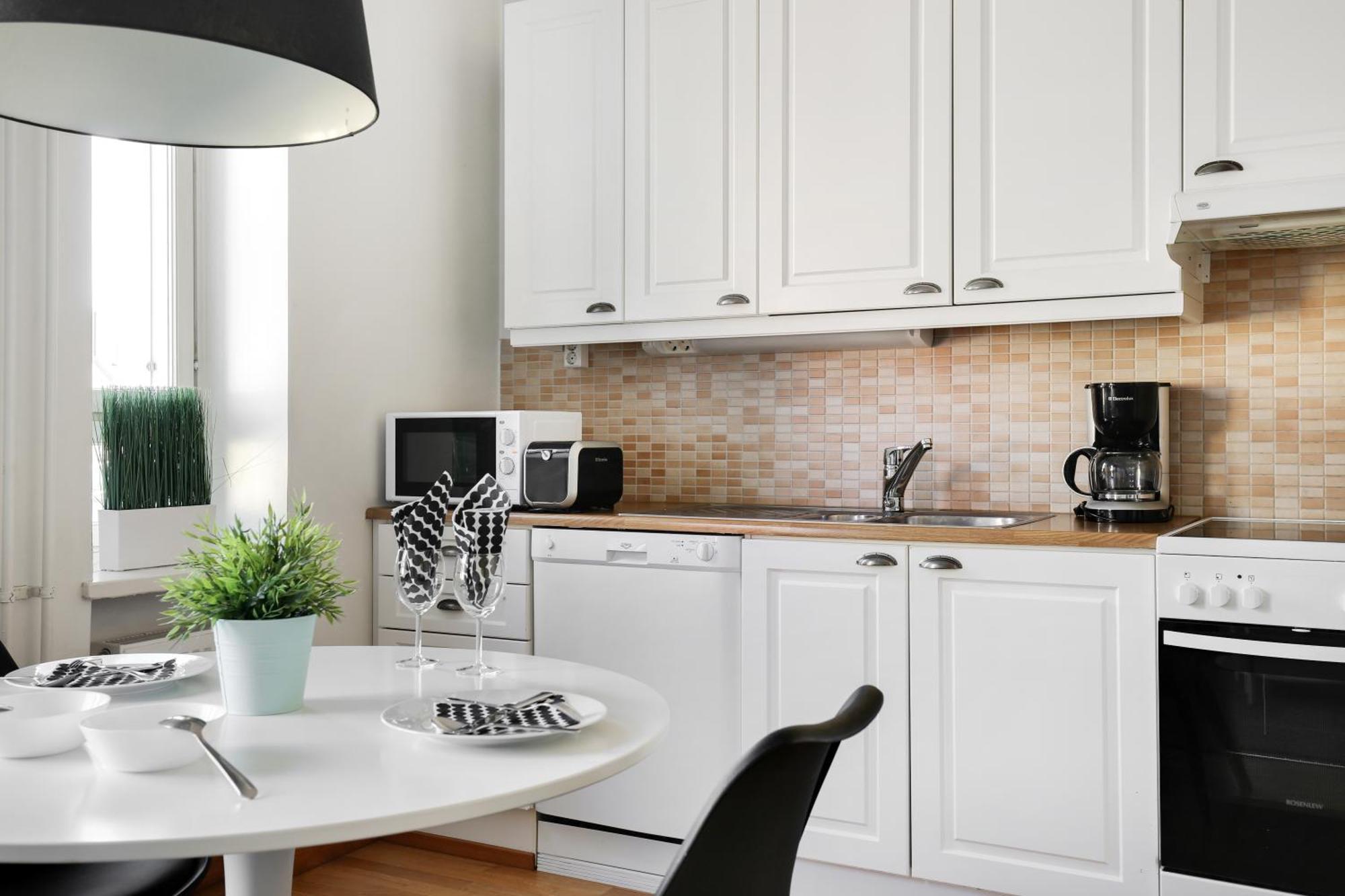 Kotimaailma Apartments Kamppi - Spacious 1Br ヘルシンキ エクステリア 写真