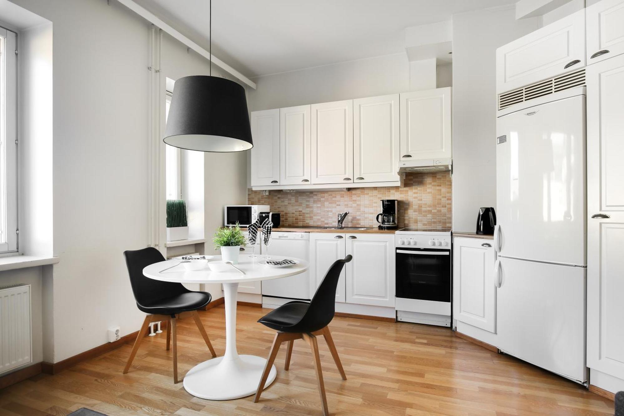 Kotimaailma Apartments Kamppi - Spacious 1Br ヘルシンキ エクステリア 写真