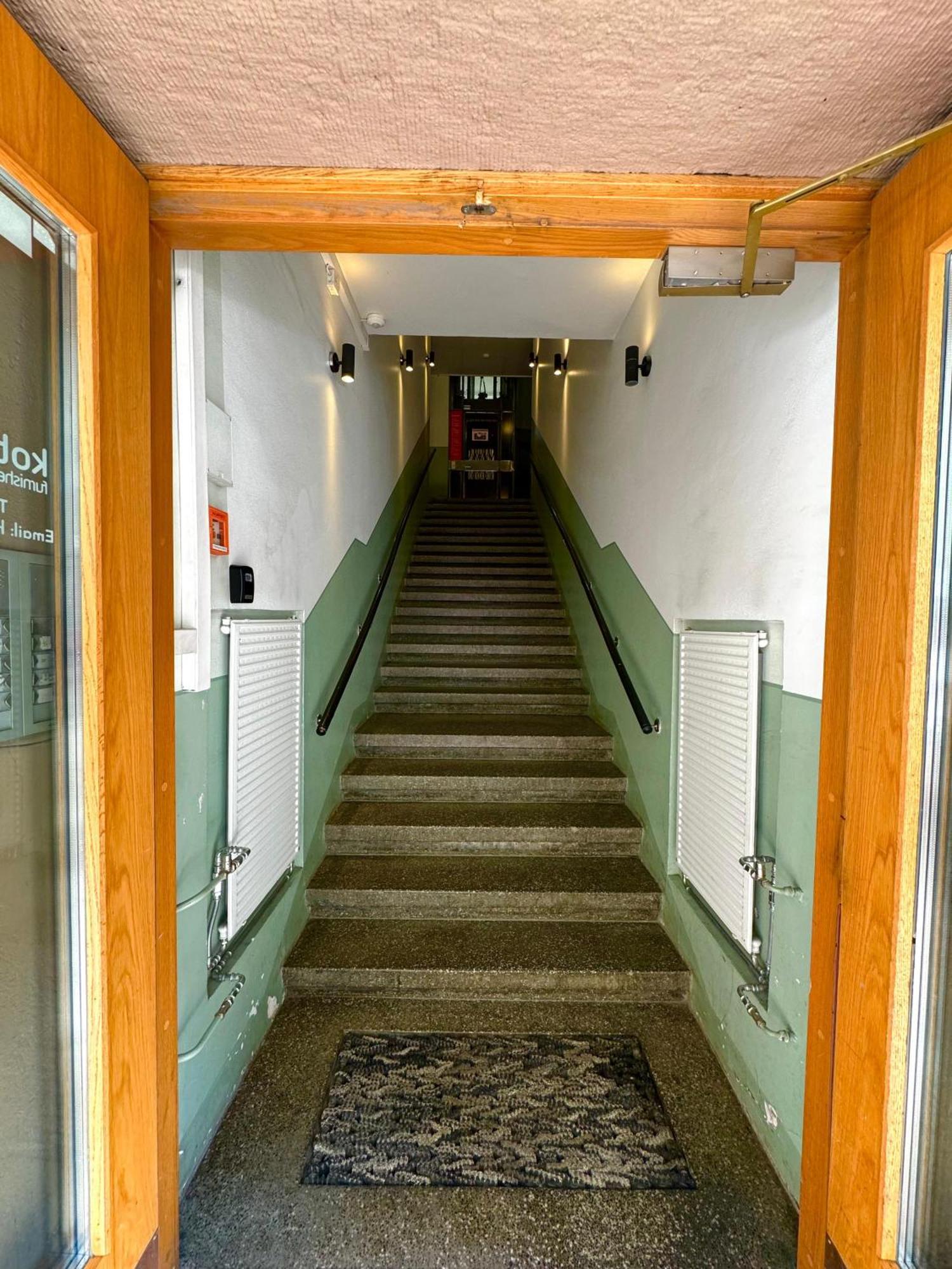 Kotimaailma Apartments Kamppi - Spacious 1Br ヘルシンキ エクステリア 写真